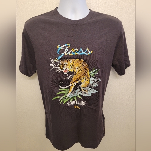 NWT Guess Men's Embroidered Short Sleeve T-Shirt - Picture 1 of 3